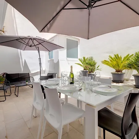 Superlative Maisonette Steps To St Georges Bay Apartmán