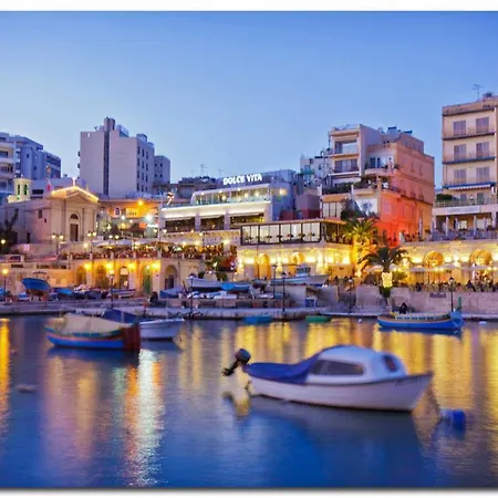 Appartamento Superlative Maisonette Steps To St Georges Bay