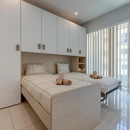 Superlative Maisonette Steps To St Georges Bay Appartamento *