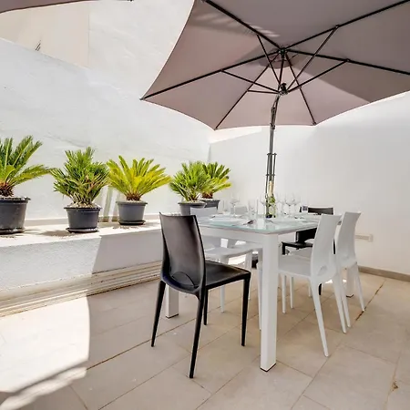 Superlative Maisonette Steps To St Georges Bay Appartamento *