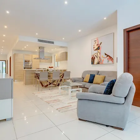 Superlative Maisonette Steps To St Georges Bay 公寓 Saint Julian's