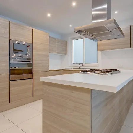 Superlative Maisonette Steps To St Georges Bay 公寓 Saint Julian's